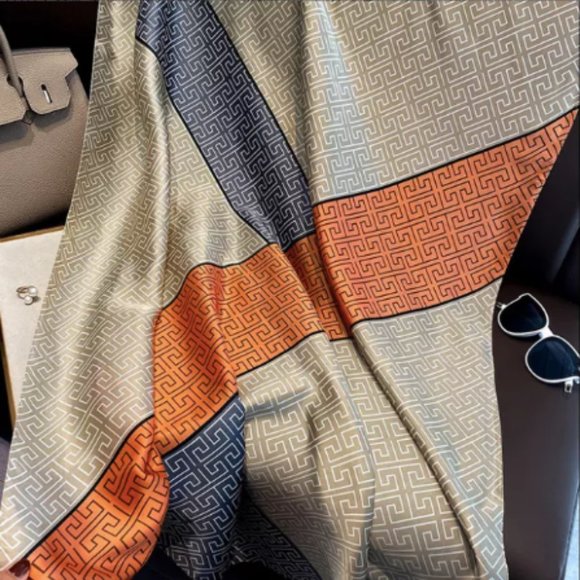 Printed Scarf - Picture 5 of 5